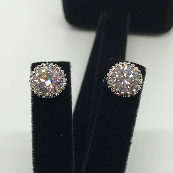 Stunning crystal studs - Picture 2 of 7